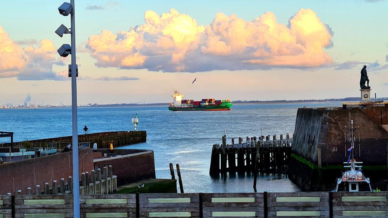 Appartement Havenzicht, gelegen aan zee met zeezicht Vlissingen Buitenkant foto